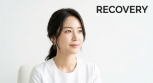 시력 교정 후 맑은 시야를 되찾은 여성의 모습